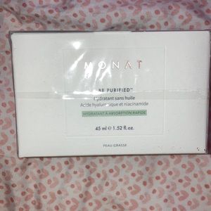 Monat be purified oil free moisturizer